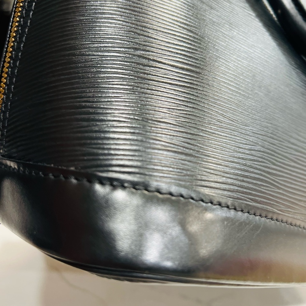 Louis Vuitton Alma bag